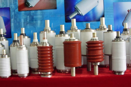 如何判斷真空斷路器中的真空滅弧室需要更換？