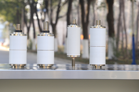 真空開(kāi)關(guān)管結(jié)構(gòu)及工藝有怎樣的特點(diǎn)和優(yōu)勢(shì)？